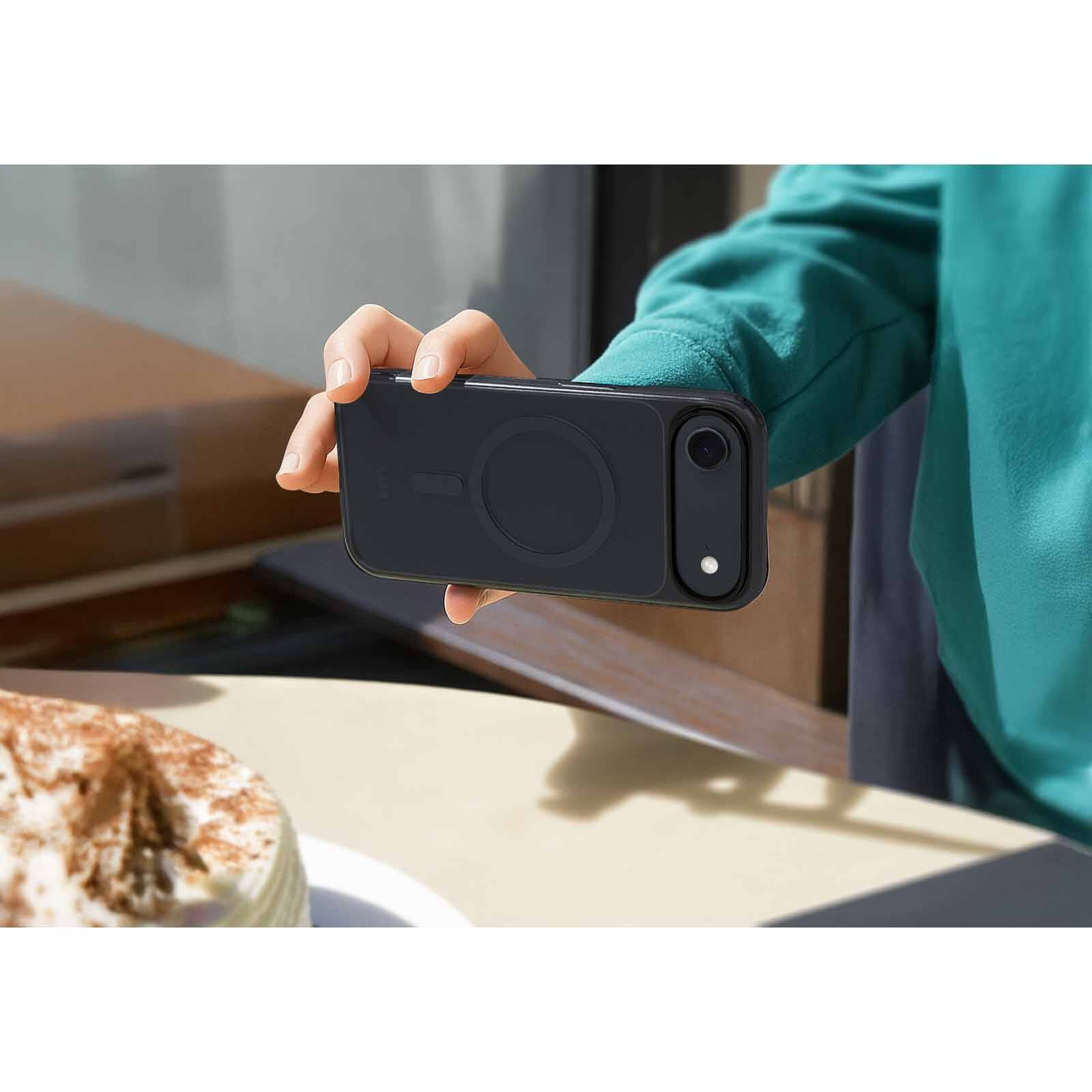 LAUT Crystal Fluro For Iphone 17 Air - Clear Black L_IP25C_CF_BK-image 2